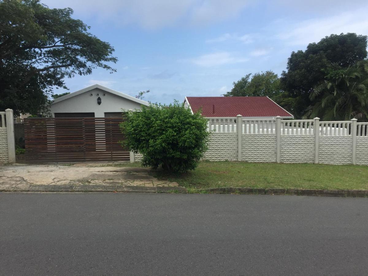 White House Lodge In Scotburgh Scottburgh Exterior photo